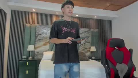 Michael online show from October 9, 9:09 pm