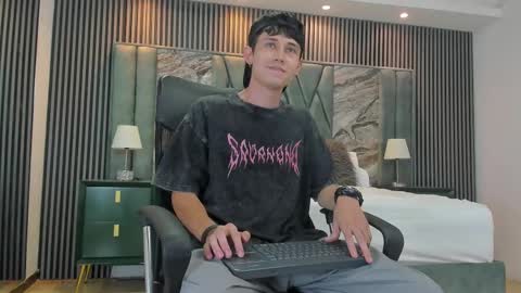 Michael online show from September 28, 8:07 pm