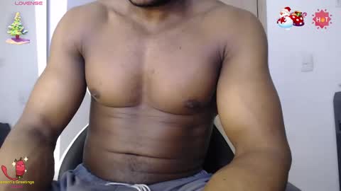 michael_thomsom online show from December 20, 11:54 am