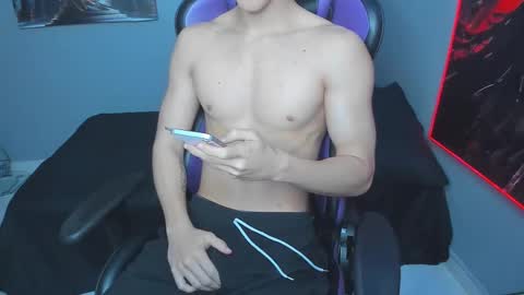 Snapshot of michael_twink18 chatting on October 26, 6:54 pm Michael online show from October 26, 6:54 pm
