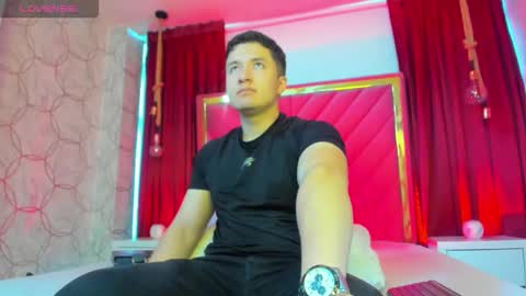 MichaelConnor  online show from February 1, 11:54 am