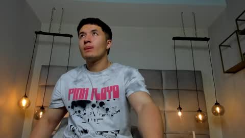 MichaelConnor  online show from January 7, 12:05 pm