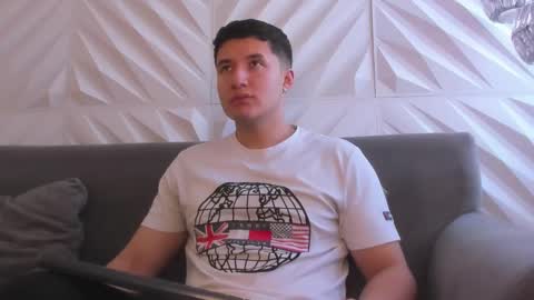 MichaelConnor  online show from December 11, 11:32 am