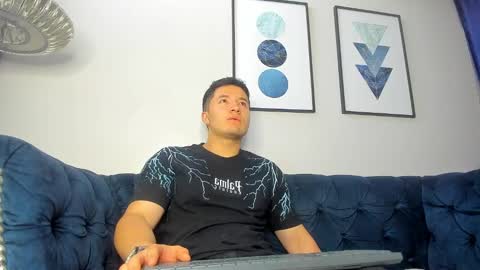 MichaelConnor  online show from January 17, 11:59 am