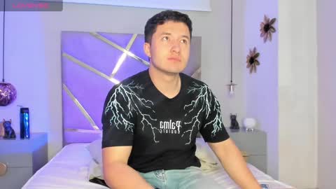 MichaelConnor  online show from February 4, 12:22 pm