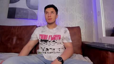 MichaelConnor  online show from February 19, 11:49 am