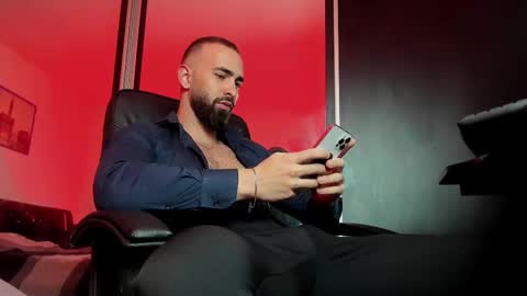 MichaelEvansx online show from March 3, 9:45 pm