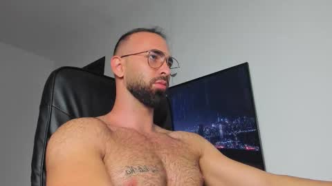 MichaelEvansx online show from September 19, 8:52 pm