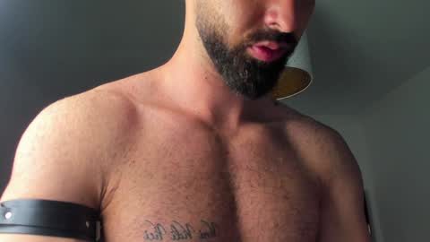 MichaelEvansx online show from December 21, 9:04 pm