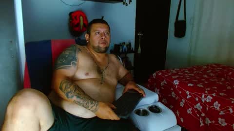 Snapshot of michell_myers chatting on February 15, 3:28 pm michell_myers online show from February 15, 3:28 pm