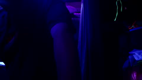 mickdollz online show from October 25, 8:16 am