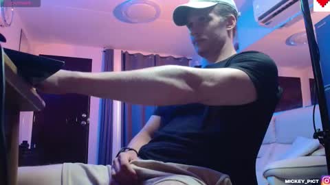 Mickey online show from November 10, 8:19 am