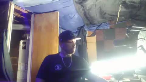 Snapshot of midtownhustler chatting on September 16, 12:06 pm midtownhustler online show from September 16, 12:06 pm