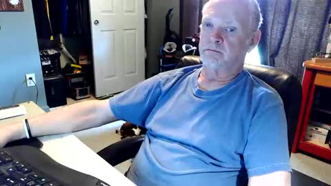 midwestdad09 online show from April 15, 7:58 pm