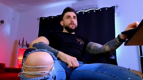 MightyAaron online show from March 3, 7:16 am