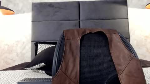 miguelsanfrancisco online show from October 11, 3:27 pm