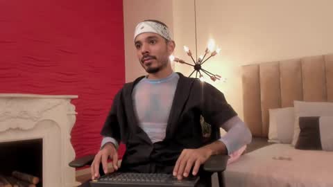 miguelsanfrancisco online show from February 7, 11:45 am