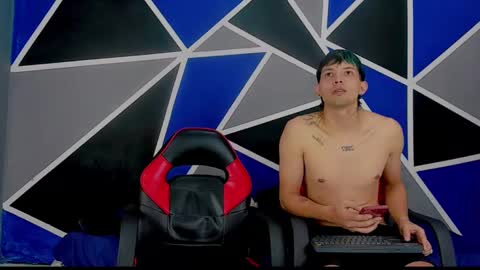 Snapshot of migueyalejo_sweetsex chatting on February 19, 4:12 am migueyalejo sweetsex online show from February 19, 4:12 am