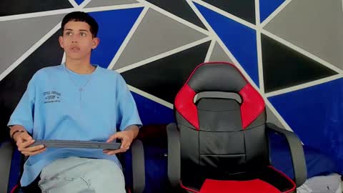 Snapshot of migueyalejo_sweetsex chatting on January 18, 3:02 am migueyalejo sweetsex online show from January 18, 3:02 am