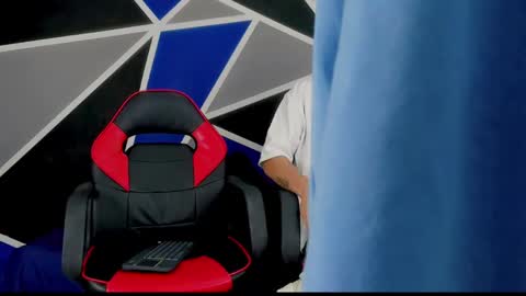 Snapshot of migueyalejo_sweetsex chatting on February 15, 3:42 am migueyalejo sweetsex online show from February 15, 3:42 am