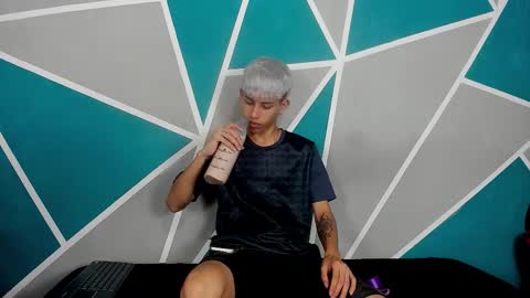 Snapshot of migueyalejo_sweetsex chatting on October 22, 2:59 am migueyalejo sweetsex online show from October 22, 2:59 am