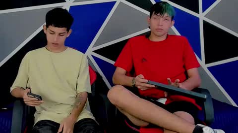 Snapshot of migueyalejo_sweetsex chatting on February 1, 12:07 am migueyalejo sweetsex online show from February 1, 12:07 am