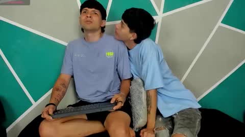 Snapshot of migueyalejo_sweetsex chatting on September 30, 3:23 am migueyalejo sweetsex online show from September 30, 3:23 am