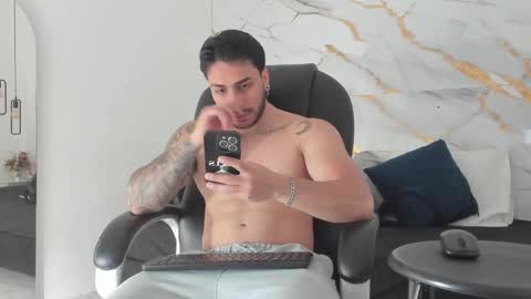 Snapshot of miike_stone1 chatting on September 24, 1:42 pm Daniel online show from September 24, 1:42 pm