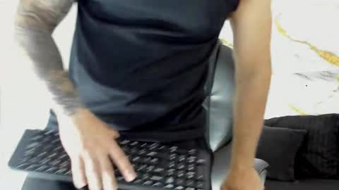 Snapshot of miike_stone1 chatting on October 14, 1:07 pm Daniel online show from October 14, 1:07 pm