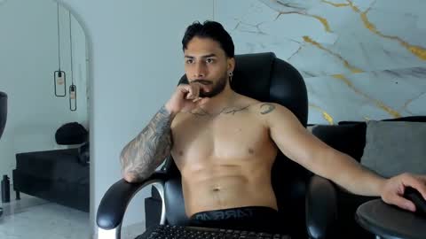 Snapshot of miike_stone1 chatting on October 17, 1:26 pm Daniel online show from October 17, 1:26 pm