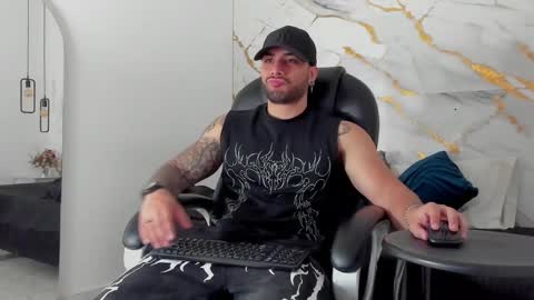 Snapshot of miike_stone1 chatting on September 23, 1:32 pm Daniel online show from September 23, 1:32 pm