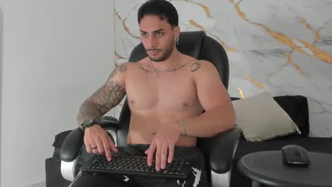 Snapshot of miike_stone1 chatting on September 9, 1:43 pm Daniel online show from September 9, 1:43 pm