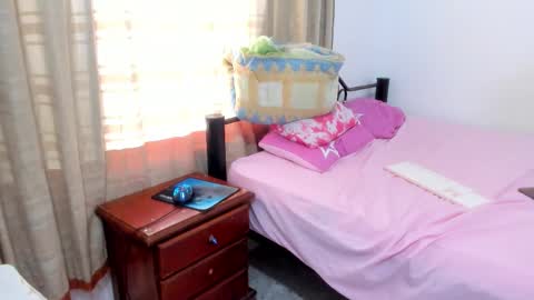 Snapshot of mikael_stor chatting on October 15, 12:24 pm mikael_stor online show from October 15, 12:24 pm