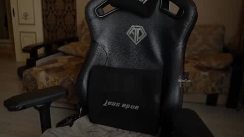 mike0xx online show from November 18, 1:59 pm