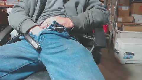 Snapshot of mike694fun chatting on January 22, 4:33 pm mike694fun online show from January 22, 4:33 pm