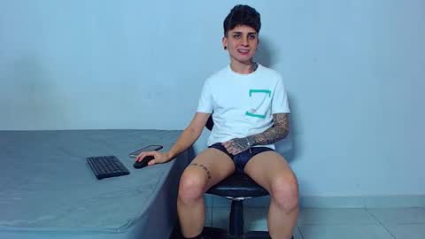 Mike IMDEPENDIENT MODEL online show from March 9, 2:05 am