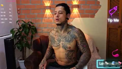 Snapshot of mike_jonness chatting on October 24, 6:09 pm M I K E online show from October 24, 6:09 pm