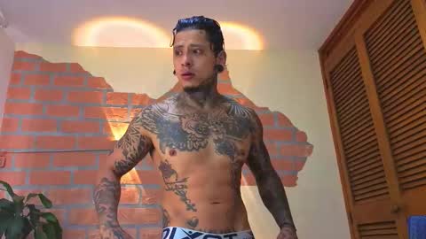 Snapshot of mike_jonness chatting on October 23, 5:16 pm M I K E online show from October 23, 5:16 pm