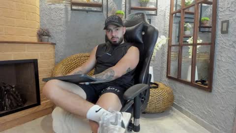 Mike Blare online show from January 30, 7:26 pm