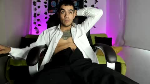 mikee_scooth online show from October 3, 6:46 pm