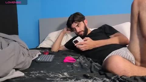 Snapshot of mikehawk1589 chatting on October 14, 8:43 am mikehawk1589 online show from October 14, 8:43 am