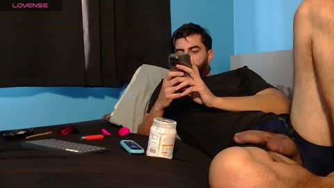 Snapshot of mikehawk1589 chatting on January 14, 6:49 pm mikehawk1589 online show from January 14, 6:49 pm