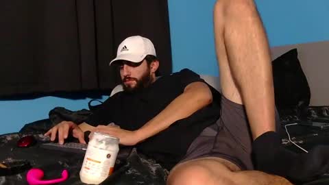 Snapshot of mikehawk1589 chatting on December 8, 7:58 am mikehawk1589 online show from December 8, 7:58 am