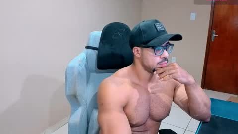 Snapshot of mikehotk chatting on October 13, 7:53 pm mikehotk online show from October 13, 7:53 pm