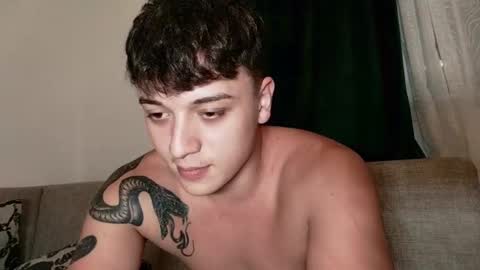 Snapshot of mikelaur chatting on September 19, 9:36 pm MikeLaur online show from September 19, 9:36 pm