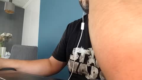 Snapshot of miker1239 chatting on January 9, 4:06 pm miker1239 online show from January 9, 4:06 pm