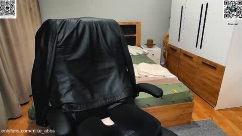 Mike    online show from February 8, 10:36 pm