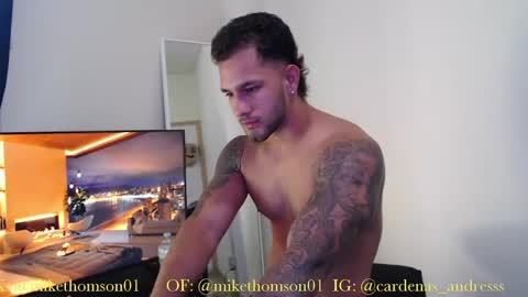 Snapshot of mikethomson01 chatting on September 13, 11:17 pm Mike online show from September 13, 11:17 pm