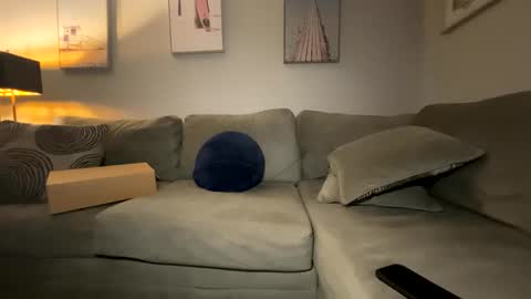 Snapshot of mikeywhite123 chatting on October 6, 6:29 am mikeywhite123 online show from October 6, 6:29 am