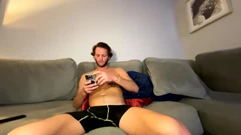 Snapshot of mikeywhite123 chatting on January 9, 2:01 am mikeywhite123 online show from January 9, 2:01 am